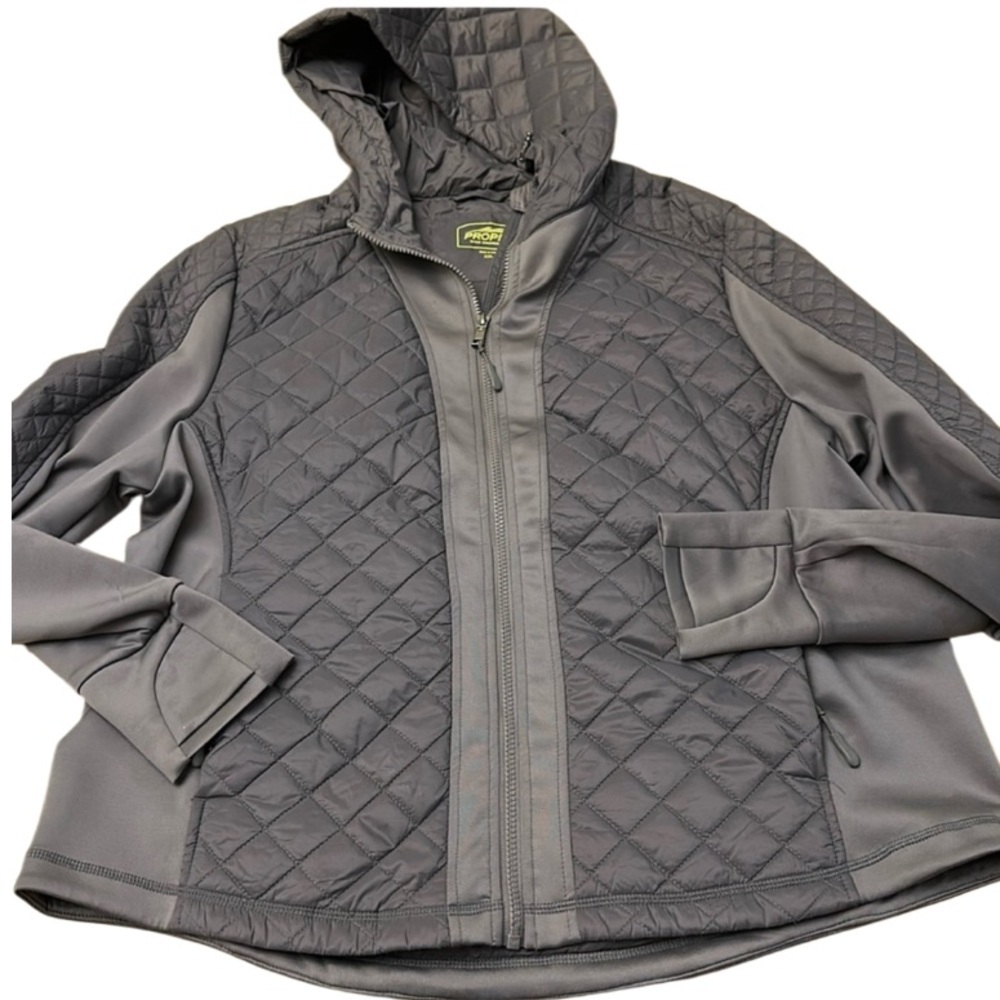 PROPEL BASS ⭐️ Engineered quilted hooded jacket